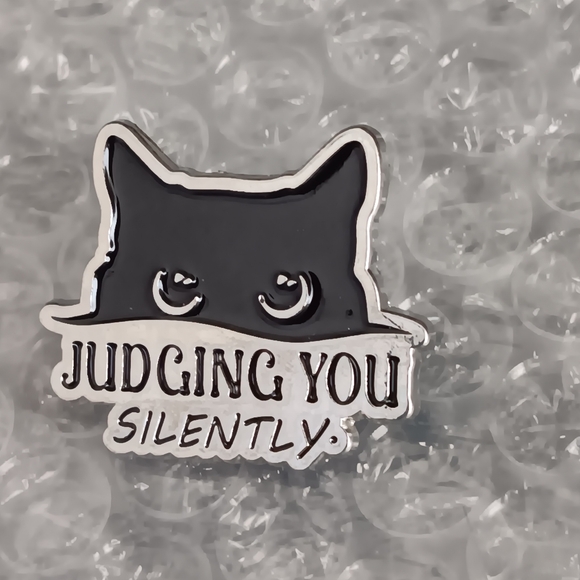 unbranded Jewelry - Brooch - Judging You Silently (New)
